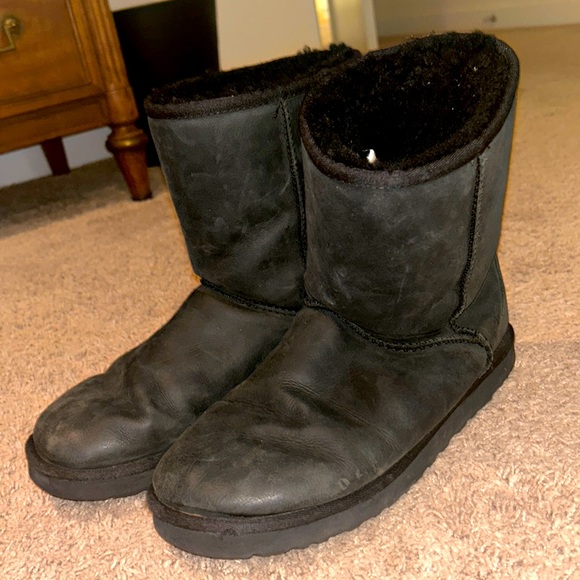 UGG Women's Classic Short Rosette 1006072 W-CHE F23114G Black 10 - Picture 1 of 4